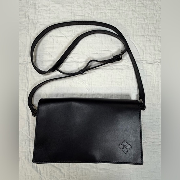 Patricia Nash Handbags - Patricia Nash Black Leather Fold-Over Crossbody